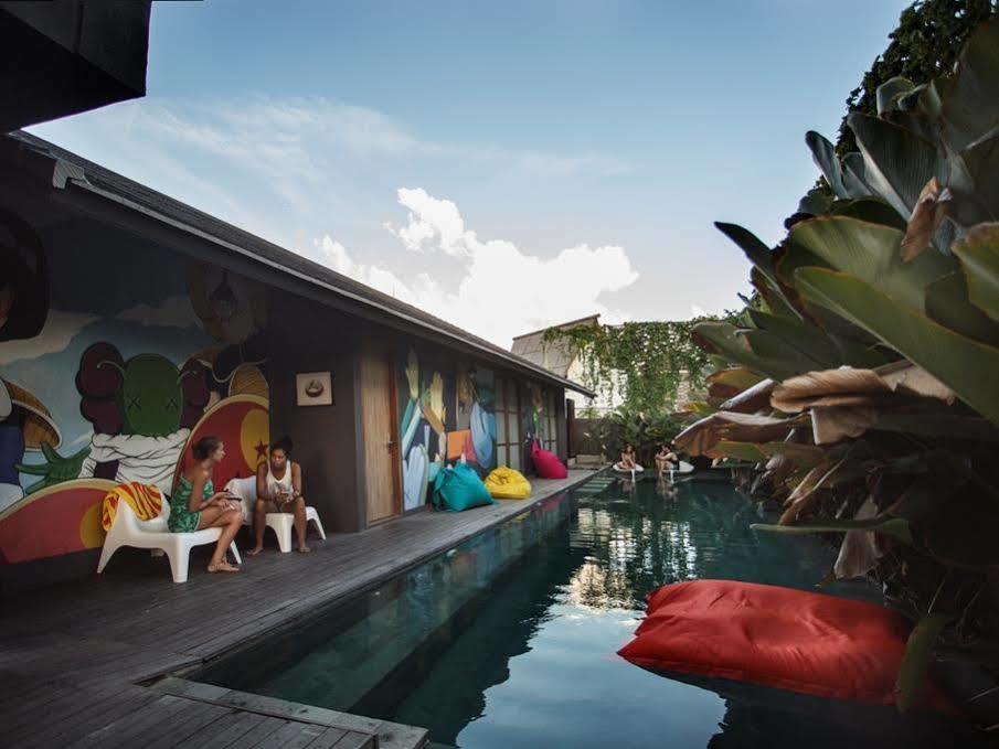 M Boutique Hostel Семиняк Екстериор снимка